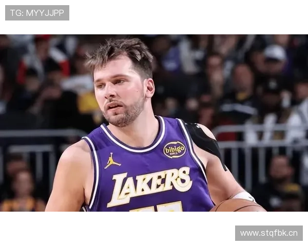 东契奇今晚教训布泽利斯一课